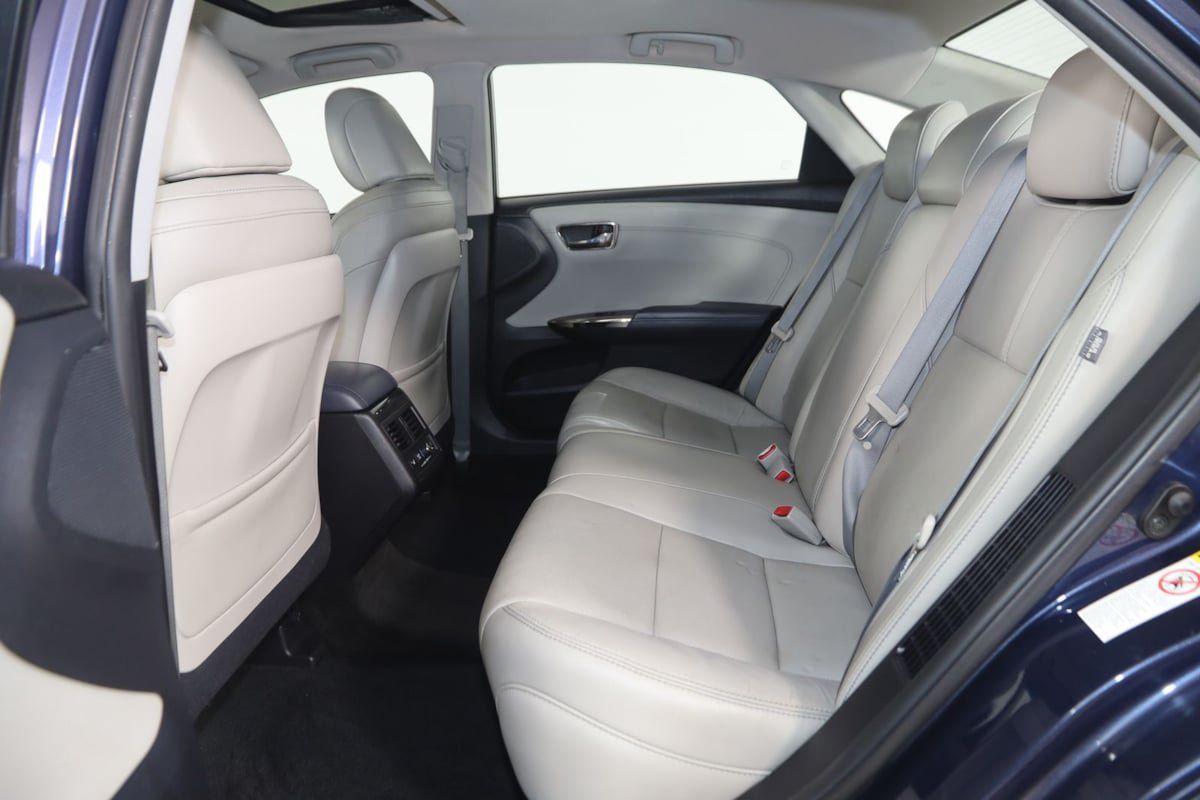 Used 2014 Toyota Avalon Limited w/ Technology Package FWD image 41