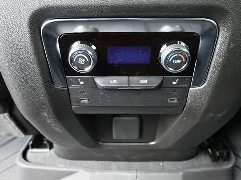 New 2026 Chevrolet Suburban Premier w/ Sun And Tow Package AWD/4WD image 15