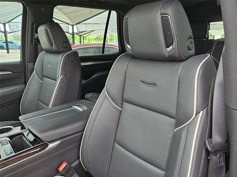 Certified 2025 Cadillac Escalade Premium Luxury w/ LPO, Floor Liner Package AWD/4WD image 10
