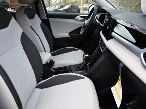 New 2026 Volkswagen Taos SE image 28