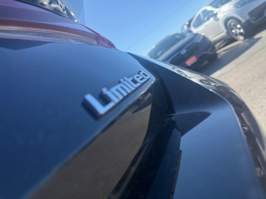 Used 2021 Hyundai Elantra Limited FWD image 22