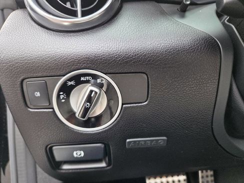 Used 2015 Mercedes-Benz SLK 250 image 51