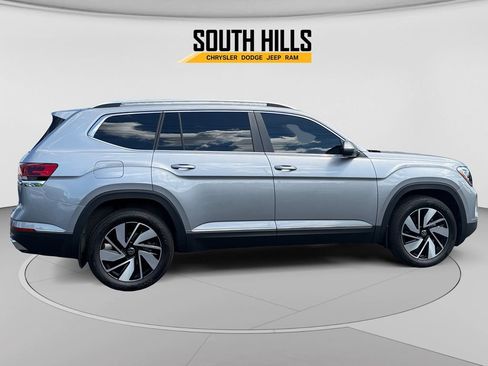 Used 2025 Volkswagen Atlas SEL AWD/4WD image 6