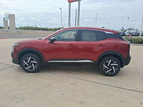 New 2026 Nissan Kicks SV w/ SV Premium Package FWD image 4