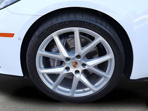 Used 2024 Porsche Panamera RWD image 9