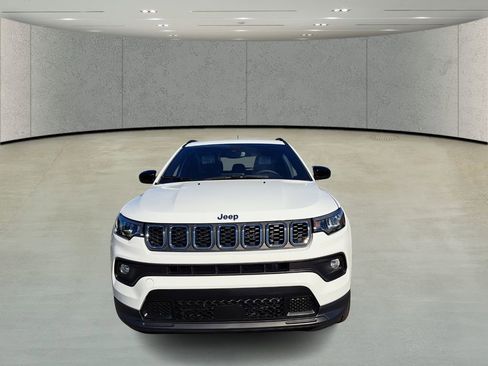 New 2026 Jeep Compass Latitude image 2