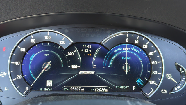 Used 2019 BMW 530e w/ Convenience Package RWD image 20