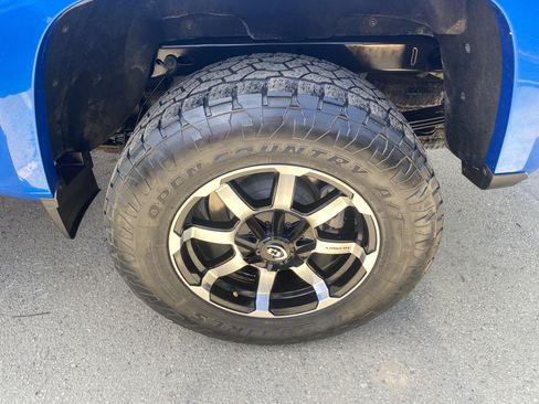 Used 2021 Chevrolet Colorado LT w/ LT Convenience Package RWD image 12