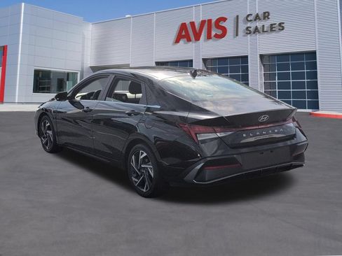 Used 2025 Hyundai Elantra SEL FWD image 9