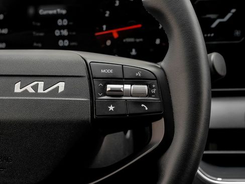 Used 2025 Kia K4 EX image 15