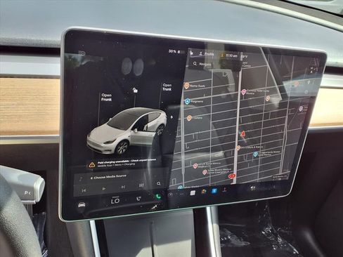 Used 2021 Tesla Model Y Long Range image 22