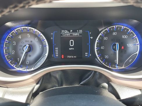 Used 2023 Chrysler Voyager LX FWD image 16