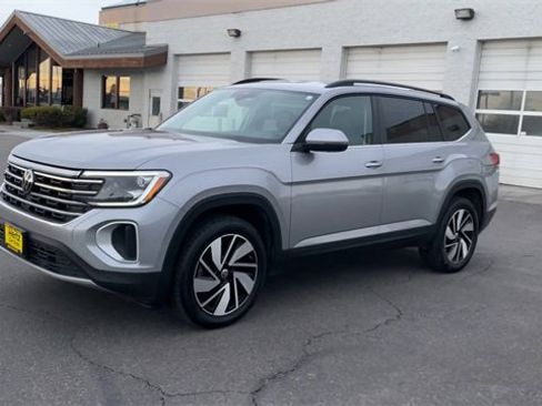 Used 2025 Volkswagen Atlas SE image 5