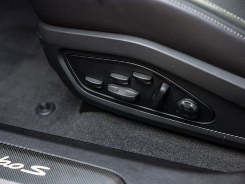 Certified 2025 Porsche Taycan Turbo S image 29