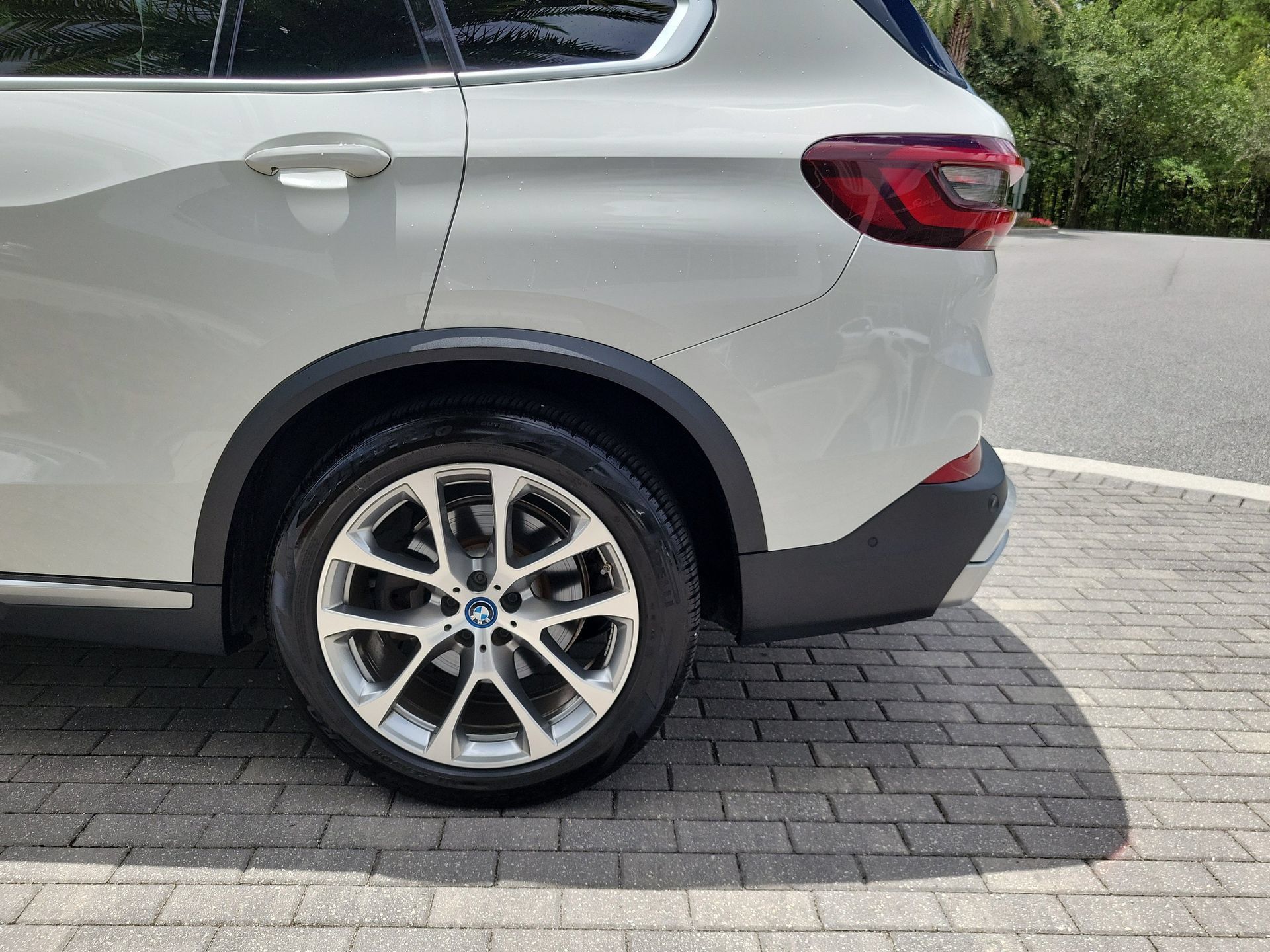 Used 2023 BMW X5 xDrive45e w/ Climate Comfort Package AWD/4WD image 8
