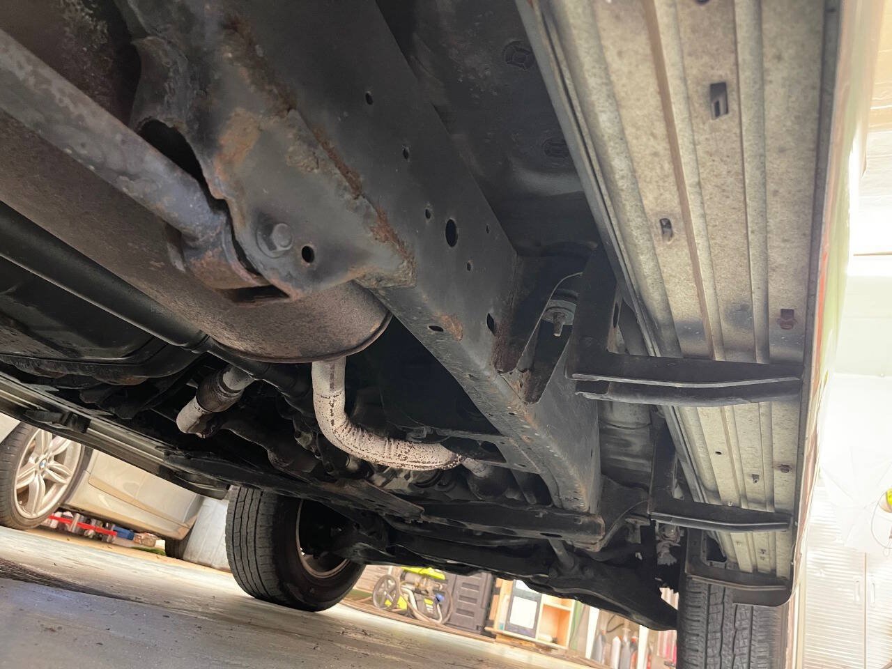 Used 2004 Toyota Land Cruiser AWD/4WD image 80