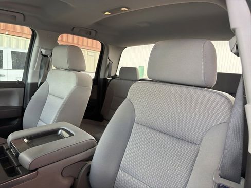 Used 2018 Chevrolet Silverado 1500 Custom RWD image 18