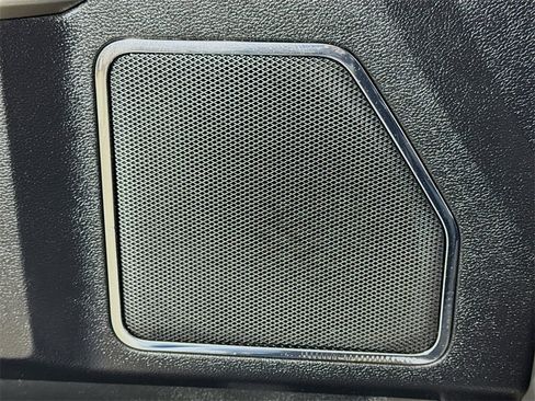 Used 2020 Ford F250 Lariat w/ Chrome Package image 16