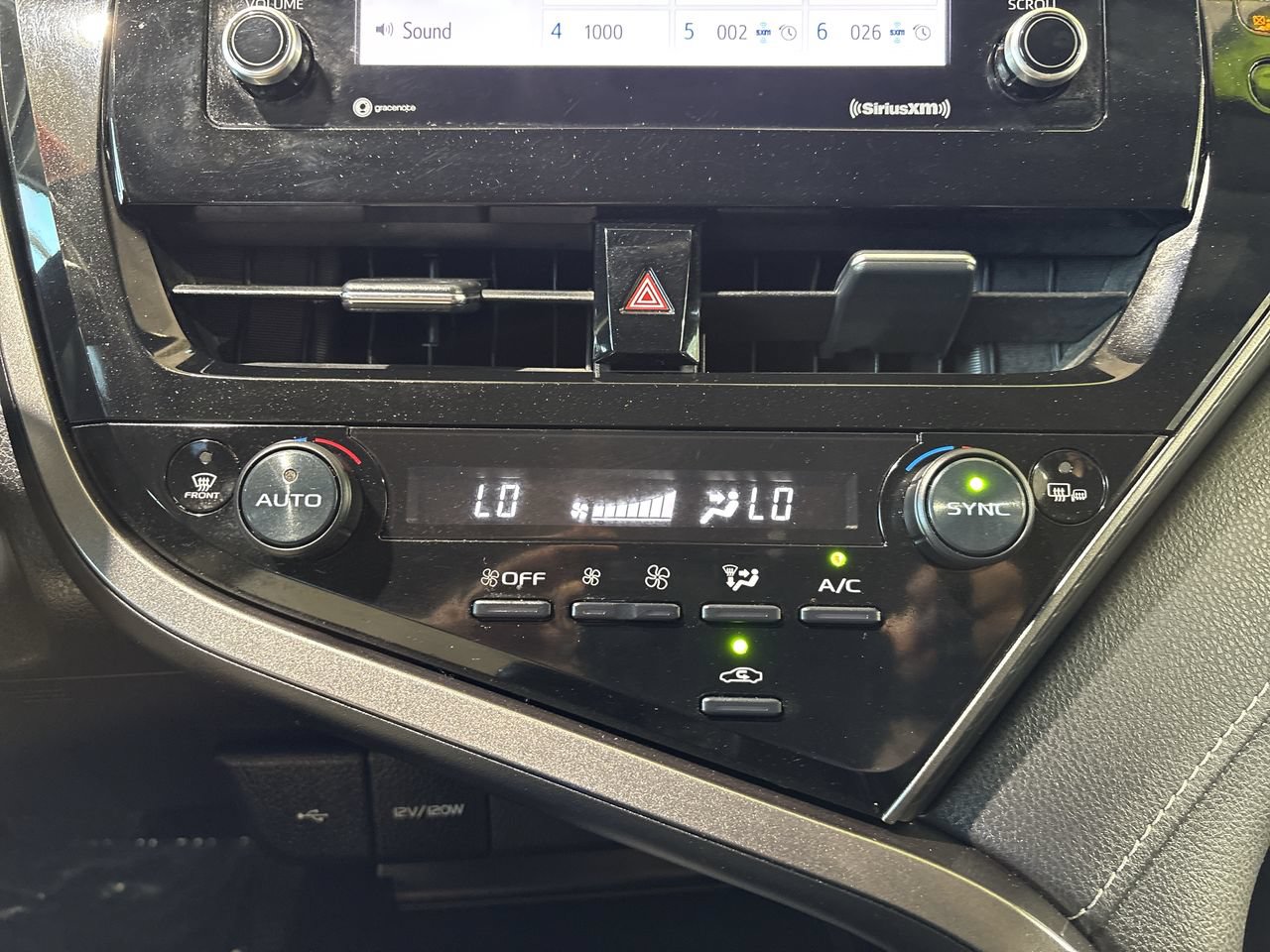 Used 2023 Toyota Camry SE FWD image 19