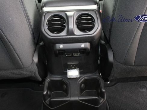 Used 2019 Jeep Wrangler Unlimited Sahara AWD/4WD image 13