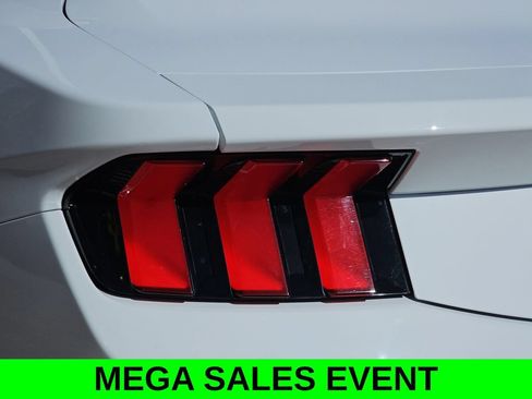 Used 2024 Ford Mustang Coupe RWD image 39