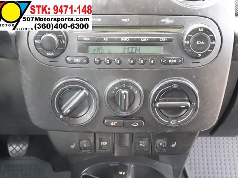 Used 2006 Volkswagen Beetle Coupe w/ Package 1 FWD image 18