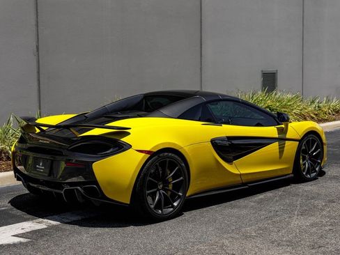 Used 2018 McLaren 570S Spider RWD image 5