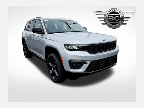 New 2025 Jeep Grand Cherokee Limited w/ Black Appearance Package image 1