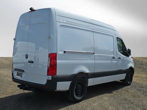 Used 2025 Mercedes-Benz Sprinter 2500 image 3