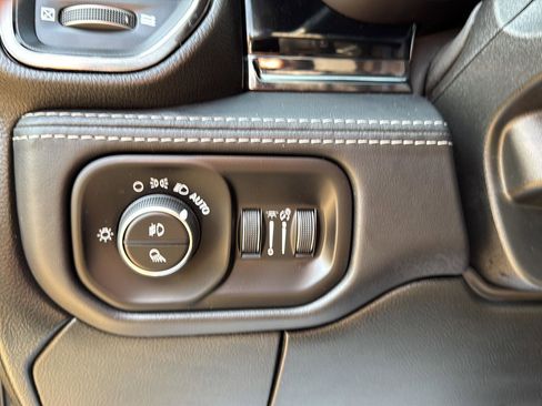 Used 2025 RAM 2500 Limited AWD/4WD image 16