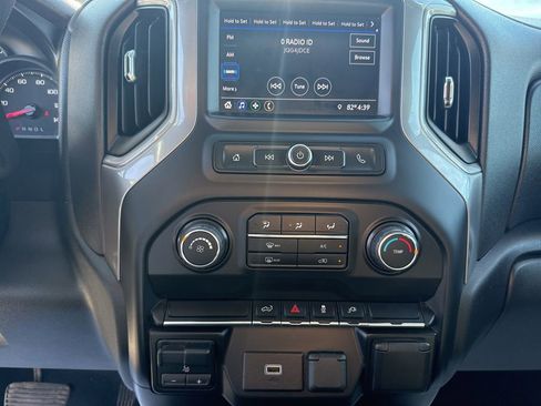 Used 2020 Chevrolet Silverado 2500 Custom w/ Custom Value Package image 23