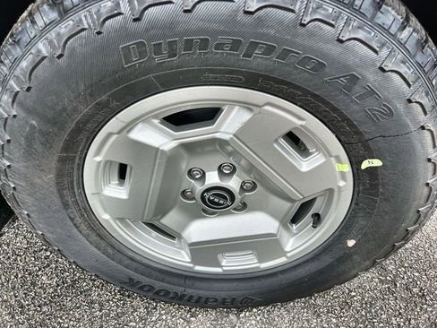 Certified 2024 Nissan Frontier SV w/ Hardbody Edition image 10