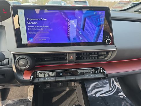 Used 2025 Toyota Prius Plug-In Hybrid image 23