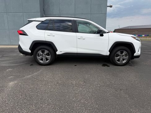 Used 2024 Toyota RAV4 LE AWD/4WD image 5
