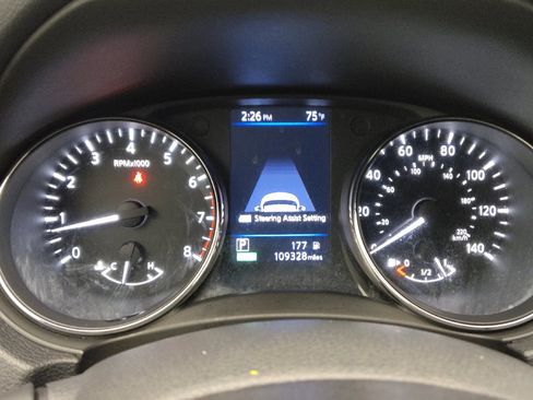 Used 2020 Nissan Rogue SV w/ Premium Package FWD image 23