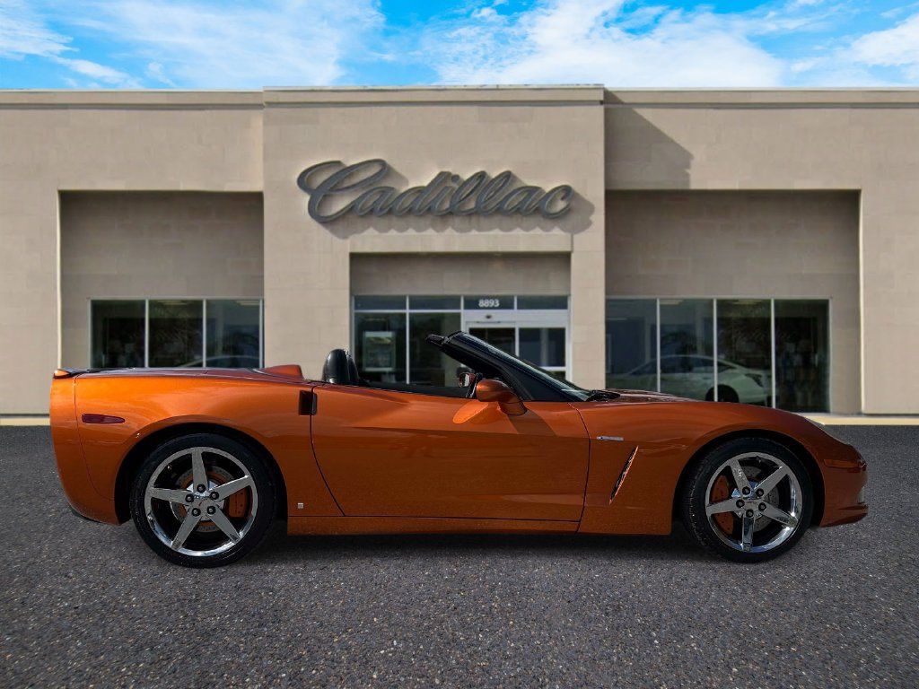 Used 2007 Chevrolet Corvette Convertible w/ Preferred Equipment Group RWD image 2
