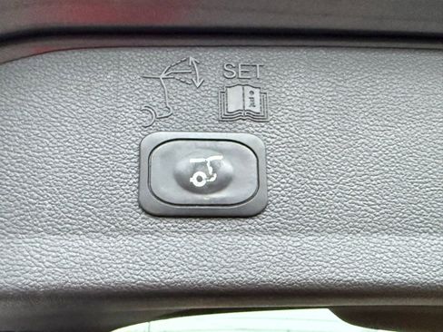 Used 2018 Ford Escape SEL image 39