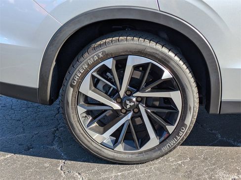 Used 2023 Mitsubishi Outlander SE image 11