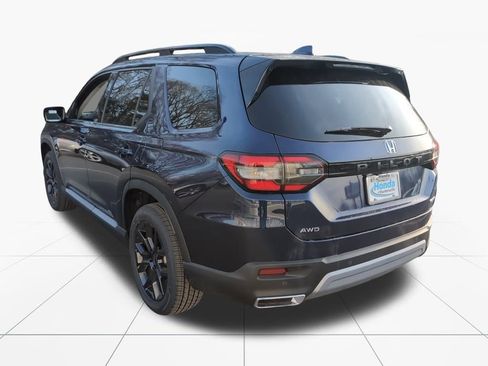 New 2025 Honda Pilot Touring image 5
