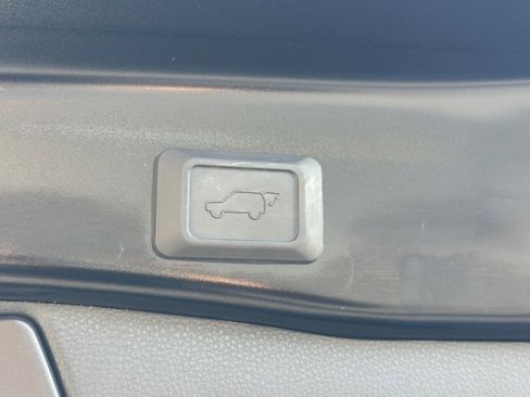 Used 2025 Toyota RAV4 XLE image 21