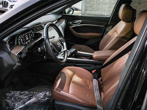 Used 2022 Audi e-tron Premium w/ Convenience Plus Package image 19