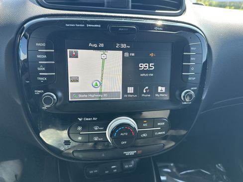 Used 2018 Kia Soul + w/ Audio Package FWD image 14