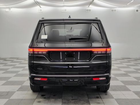 New 2026 Jeep Grand Wagoneer Limited AWD/4WD image 9