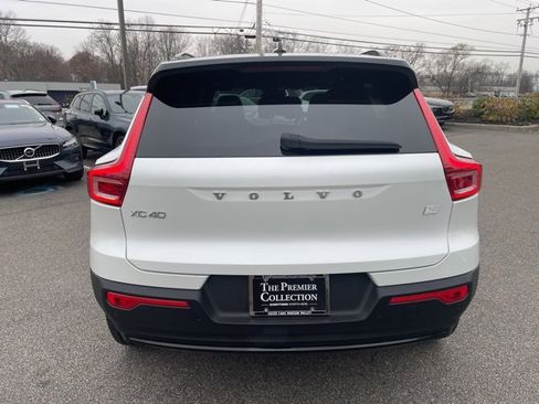 Certified 2023 Volvo XC40 Recharge Ultimate image 3