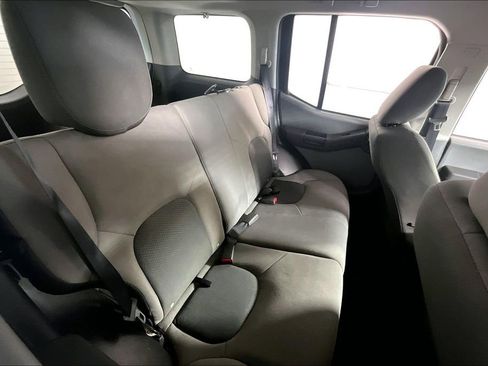 Used 2015 Nissan Xterra S image 27