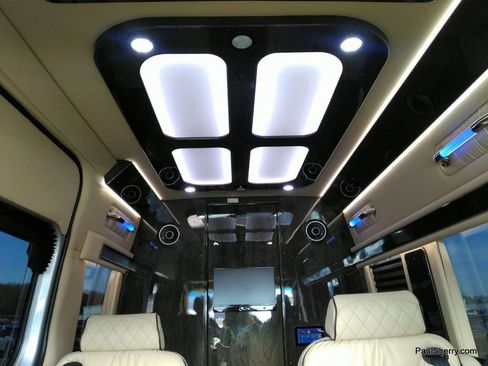 Used 2021 Mercedes-Benz Sprinter 2500 image 14