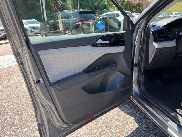 Used 2023 Volkswagen Taos S FWD image 5