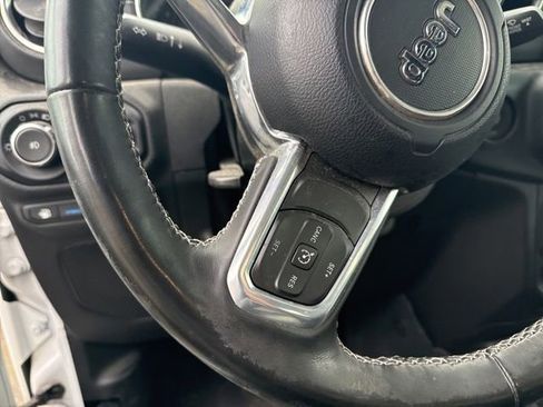 Used 2022 Jeep Wrangler Unlimited Sahara w/ Cold Weather Group image 11