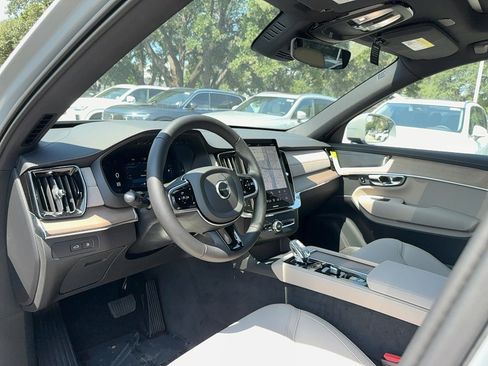 Certified 2025 Volvo XC90 T8 Plus w/ Protection Package Premier image 12