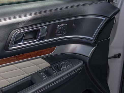 Used 2016 Ford Explorer Platinum image 20